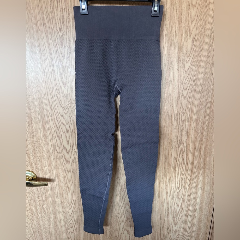 Balance Dark Gray Textured Activewear Leggings Women’s M